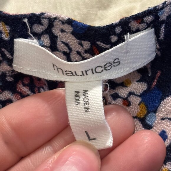 ✨ Maurices Dark Floral Sleeveless Flowy Blouse - Picture 5 of 6